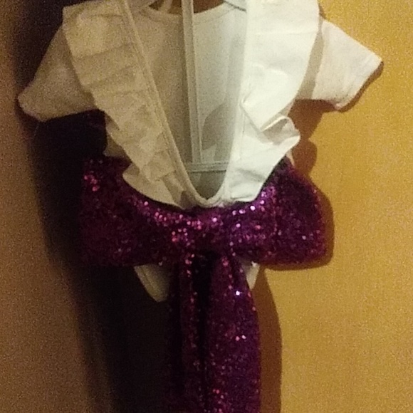 White bodysuit with big purple bow matching head b - Picture 3 of 4
